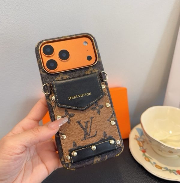 LV モノグラムスタッズショルダーフォンケース ブラック