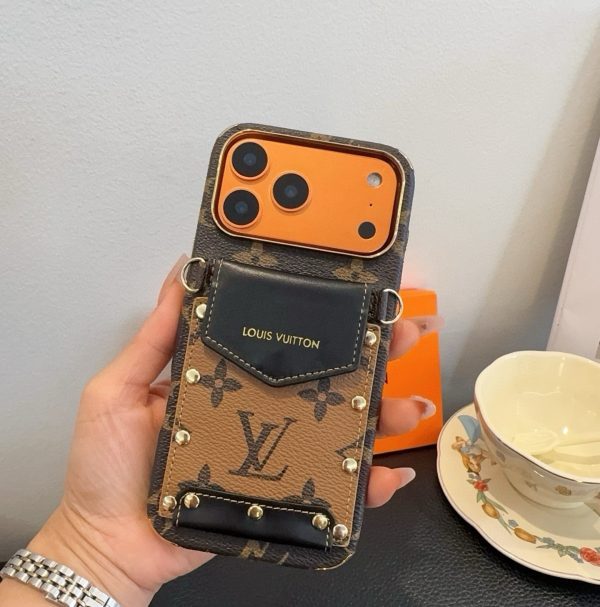 LV モノグラムスタッズショルダーフォンケース ブラック