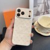 LV エンボススマホケース アイボリー