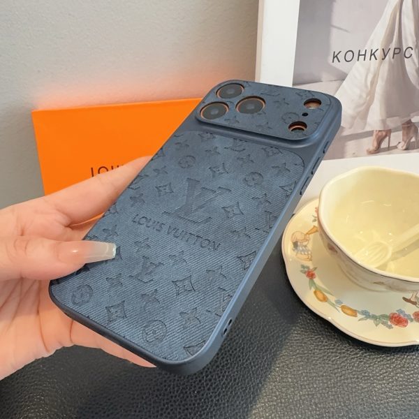 13434270450723388 LV エンボススマホケース ネイビー
