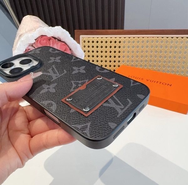 LV レザーパッチスマホケース ブラウン