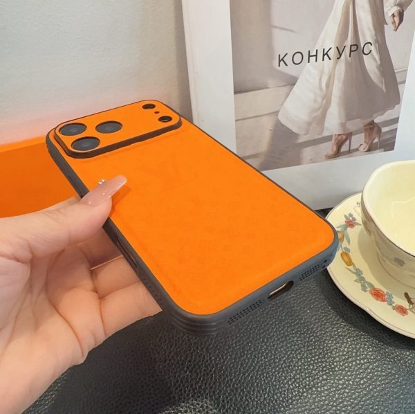 LV エンボスフルケース マルチ