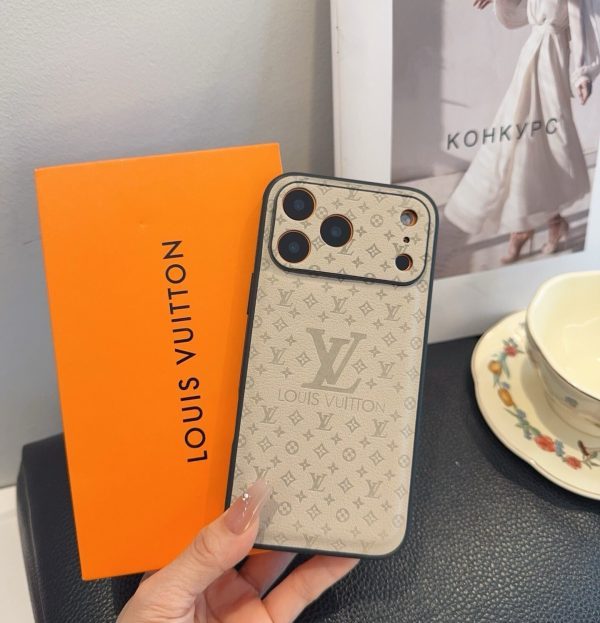 LV ベアキャラクターケース ブラウン