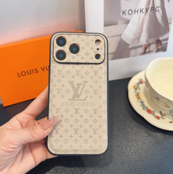 LV ベアキャラクターケース ブラウン