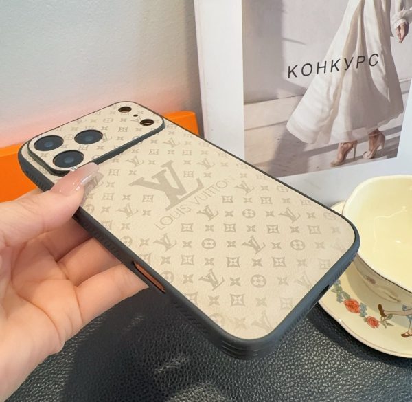 LV ベアキャラクターケース ブラウン