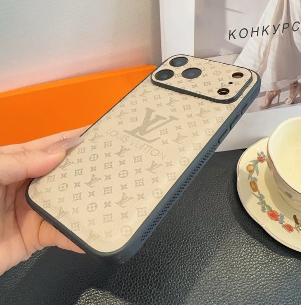 LV ベアキャラクターケース ブラウン