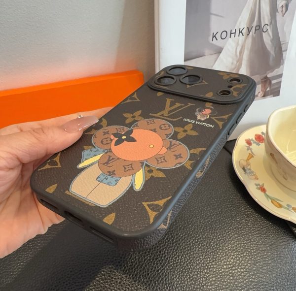 LV ベアキャラクターケース ブラウン