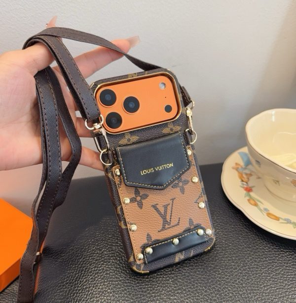 LV スタッズポーチ ブラウン
