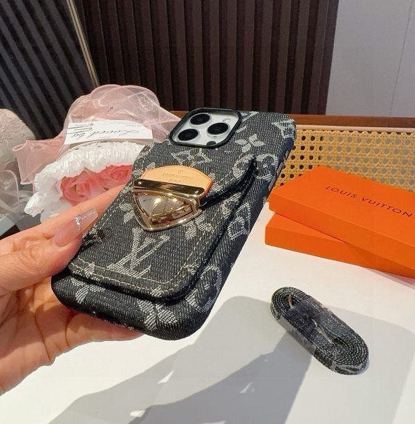 LV ロゴコンビショルダー マルチ