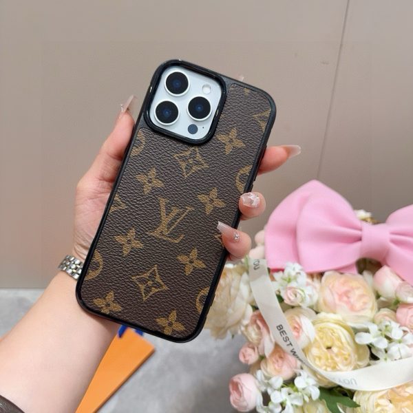 LV エンボスモノグラム マルチ