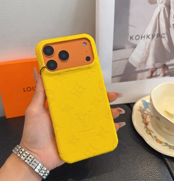 13434272554112513 LV エンボスモノグラム マルチ
