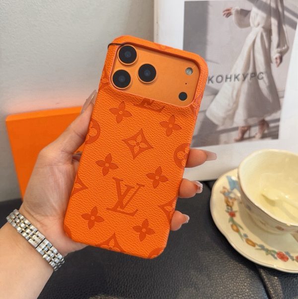 LV エンボスモノグラム マルチ