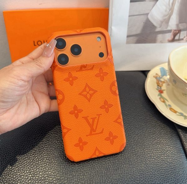 LV エンボスモノグラム マルチ