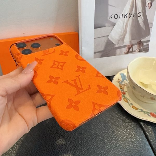 LV エンボスモノグラム マルチ