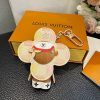 LV チェック柄キーホルダー ベージュ