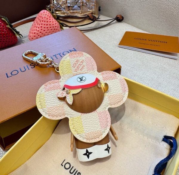LV チェック柄キーホルダー ベージュ