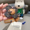 LV モノグラムエンボスキーホルダー ブラウン