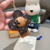 LV モノグラムエンボスキーホルダー ブラウン