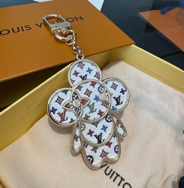 LV エナメルチャーム ホワイト