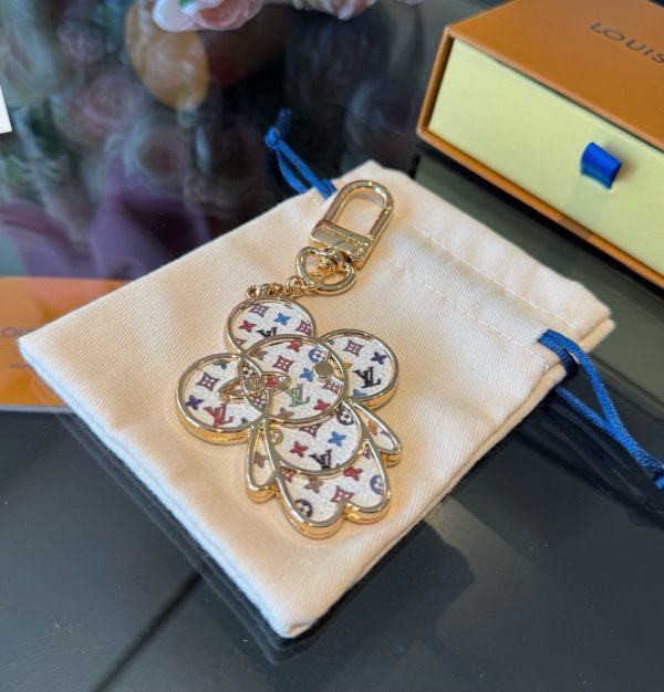 LV エナメルチャーム ホワイト