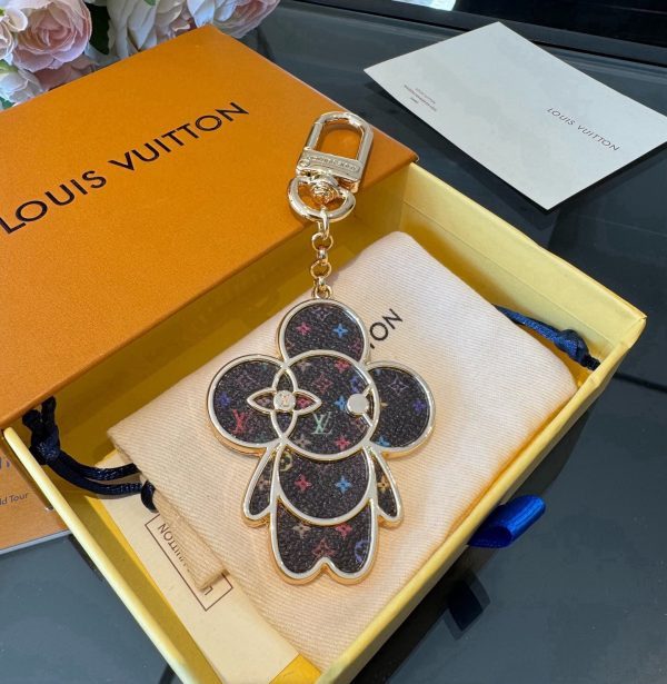 LV エナメルチャーム ブラック