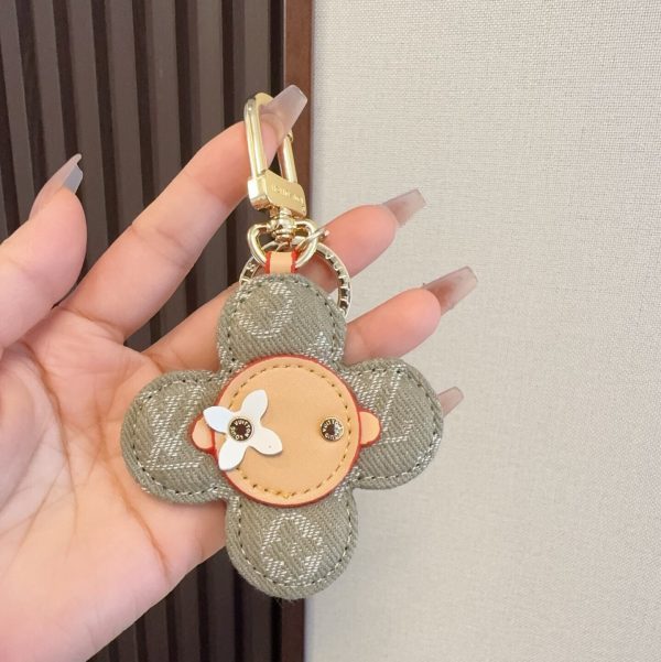 LV 編み込みキーホルダー グレーグリーン