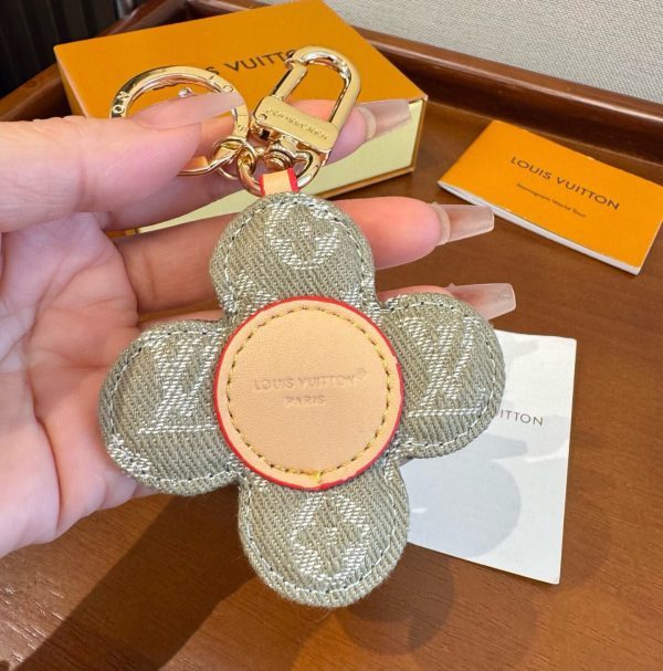 LV 編み込みキーホルダー グレーグリーン
