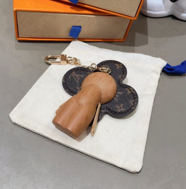 LV ウッドフェイスキーホルダー ブラウン