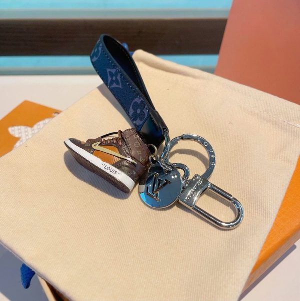 LV モノグラムシューズチャーム マルチ
