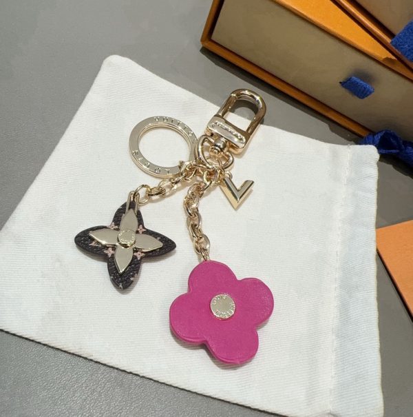 LV フラワーエナメルチャーム マルチ