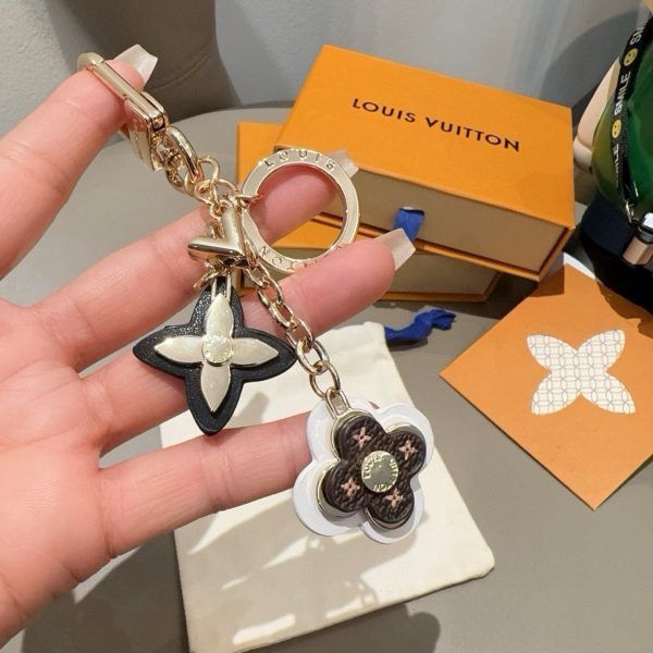 LV フラワーエナメルチャーム マルチ