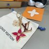 LV フラワーエナメルチャーム ピンク