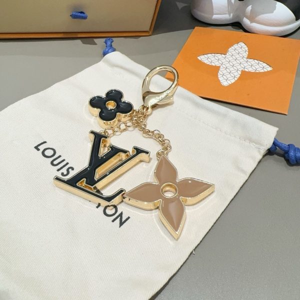 LV フラワーエナメルチャーム ブラウン