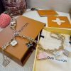 LV チェーンミニバッグチャーム ゴールド