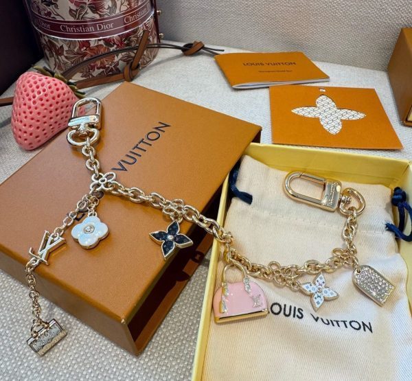 LV チェーンミニバッグチャーム ゴールド