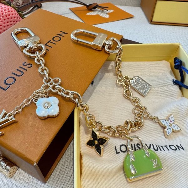 LV チェーンミニバッグチャーム ゴールド