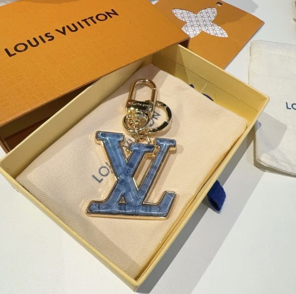 LV モノグラムレターチャーム ブルー