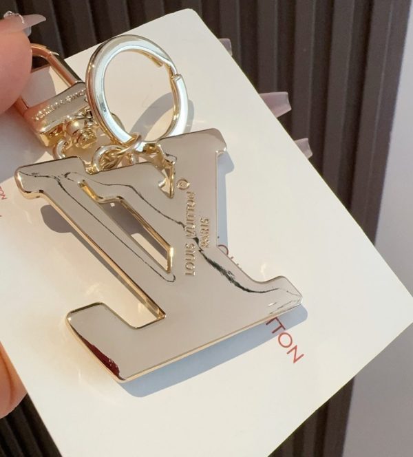 LV モノグラムレターチャーム ブルー
