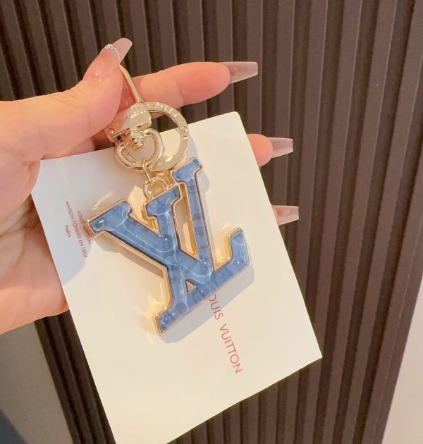 LV モノグラムレターチャーム ブルー