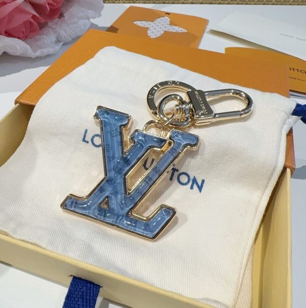 LV モノグラムレターチャーム ブルー