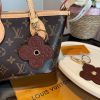 LV クローバーキーホルダー ブラウン