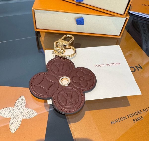 LV クローバーキーホルダー ブラウン