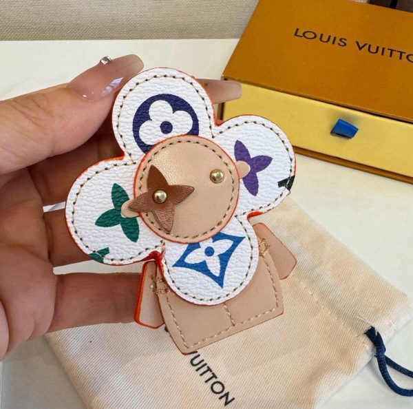 LV クローバーチャーム マルチ