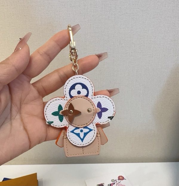 LV クローバーチャーム マルチ