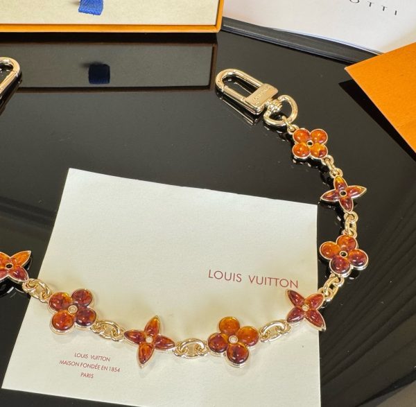 LV エナメルクローバーチャーム アンバー