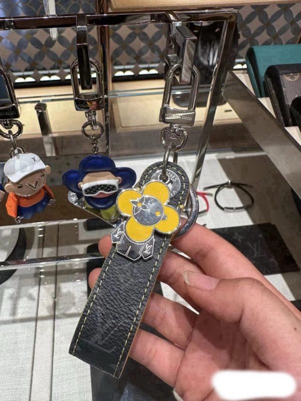 LV クローバータグチャーム マルチ