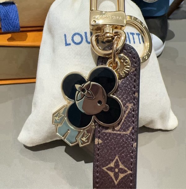 LV フラワーハードウェアチャーム マルチ