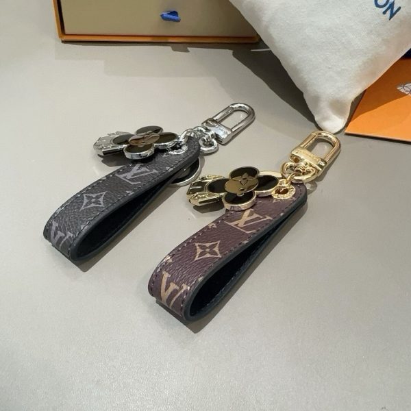 LV フラワーハードウェアチャーム マルチ