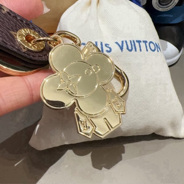 LV フラワーハードウェアチャーム マルチ