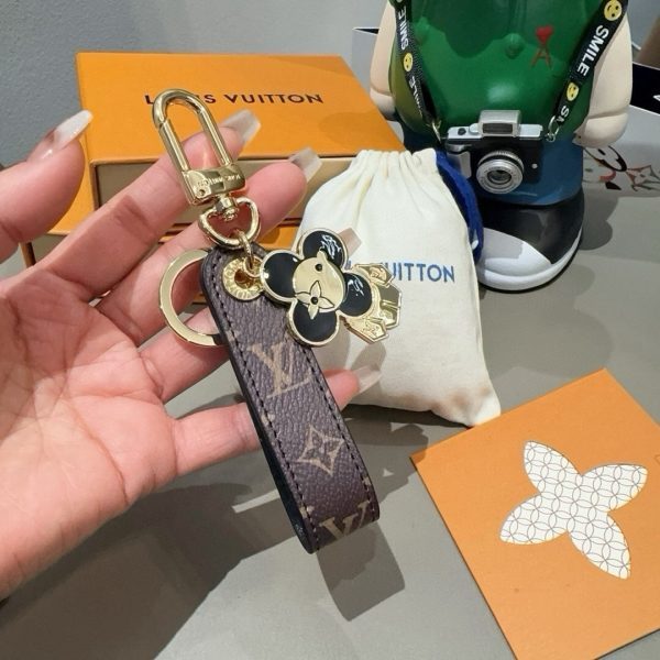 LV フラワーハードウェアチャーム マルチ